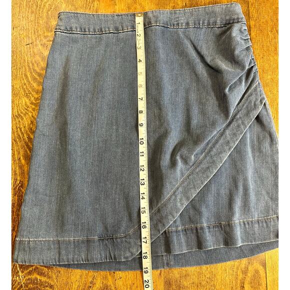 White House Black Market Size 6 Silky Soft Denim Faux-Wrapped Mini Skirt - Picture 9 of 9